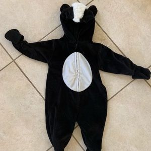Skunk costume